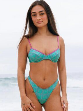 NiceDay Bra Cup Top | Green Stack